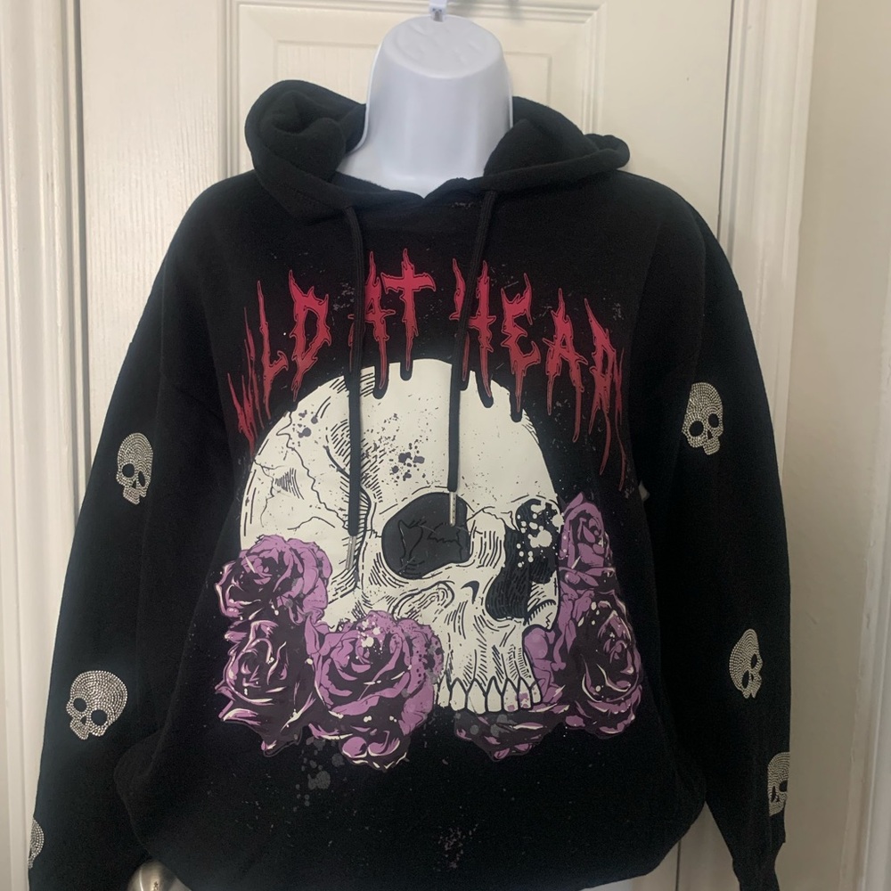 No Boundaries Black Hoodie with Bold Brand Tag